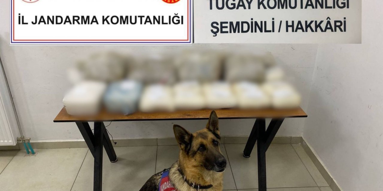 Mehmetçik Hakkari'de Uyuşturucu ticaretine geçit vermedi: 23 kilo 650 gram uyuşturucu ele geçirildi