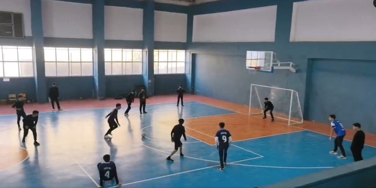Şırnak'ta Gençler Sporla Sosyalleşiyor: Futsal Turnuvası Ödülle Taçlandı