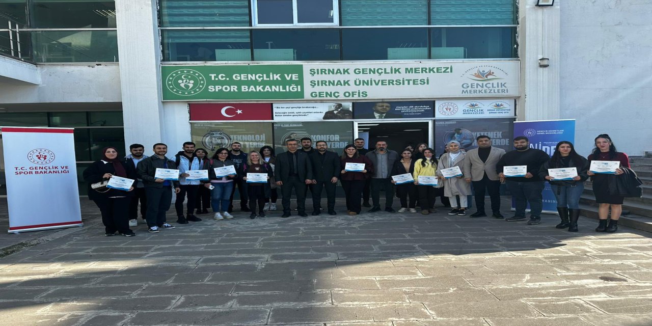 Şırnaklı Gençlerin Hayalleri Projeye Dönüşüyor: ÜNİDES ile Gelecek Şekilleniyor!