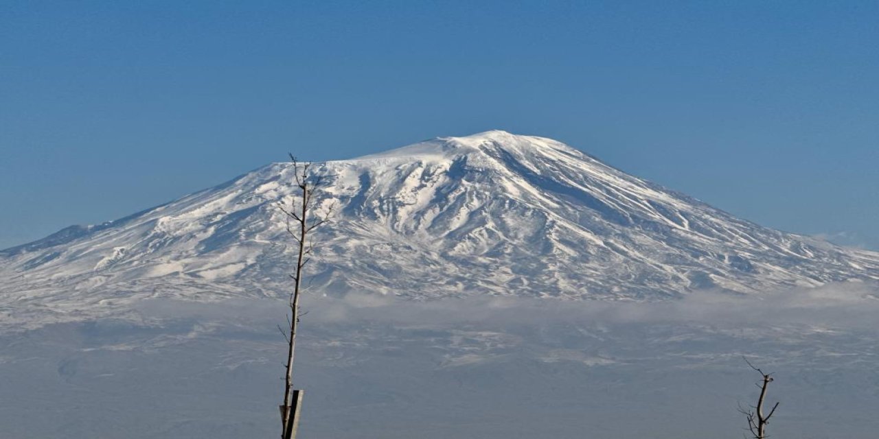 Ağrı Dağı ihtişamıyla göz kamaştırıyor