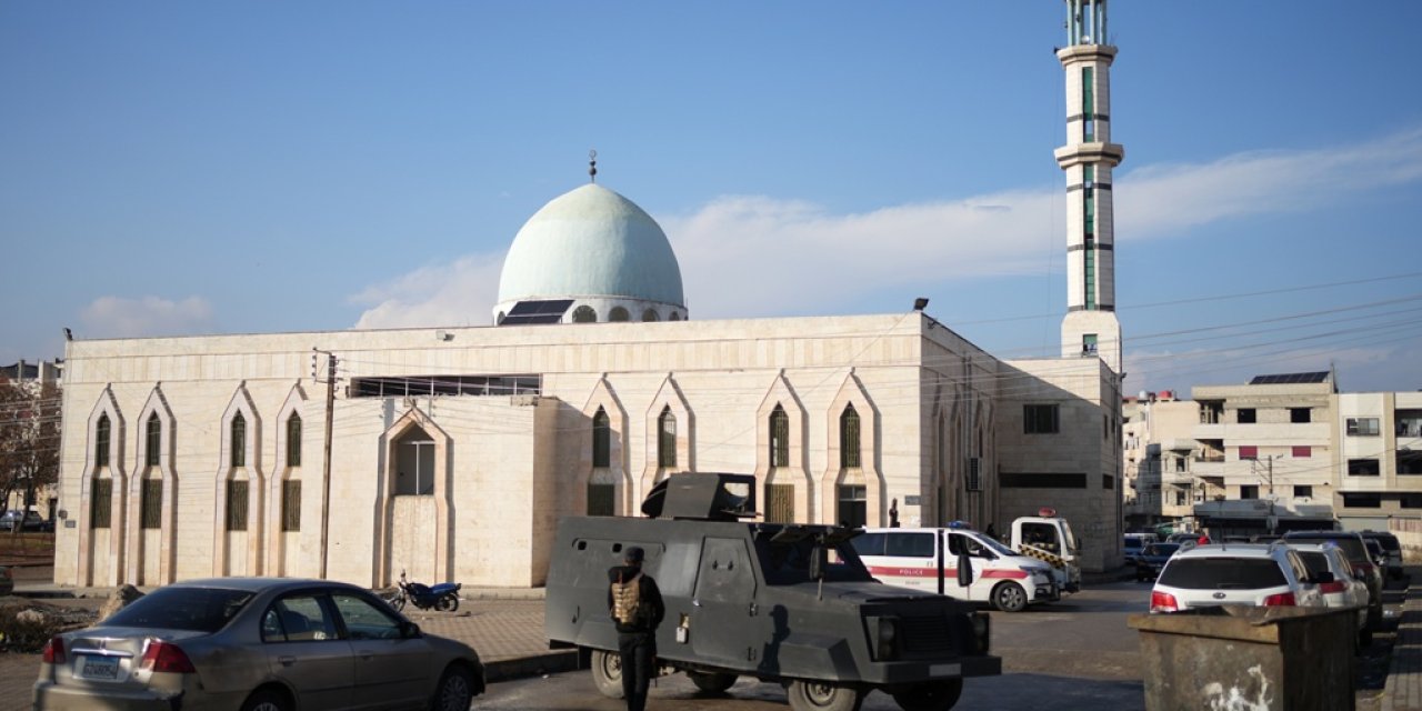 Suriye'de cami patlamasında can kaybı 8'e yükseldi