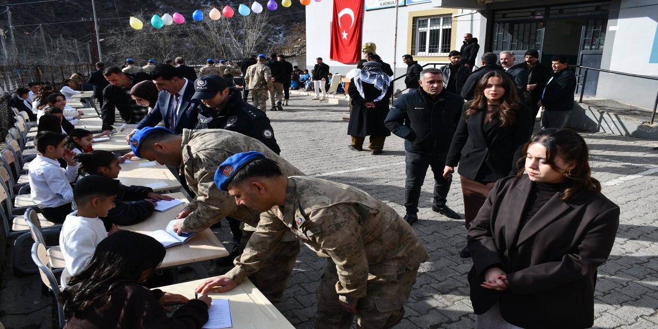 Beytüşşebap'ta Edebiyat Rüzgarı: 26 Minik Yürek Tek Kitapta Buluştu!