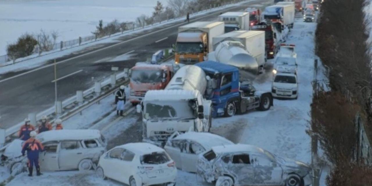 Japonya’da Korkunç Kaza, 50 araç çarpıştı: 2 ölü, 26 yaralı