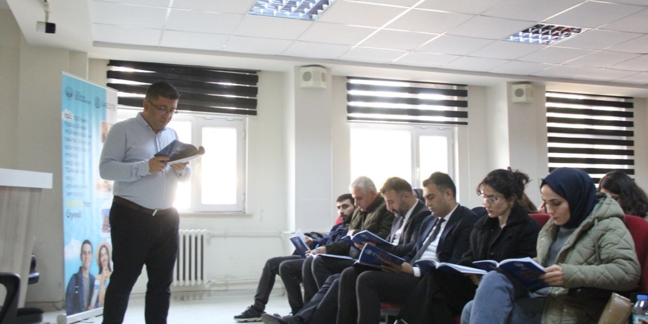 Cizre’de Öğretmenlere Yönelik “Anlayarak Hızlı Okuma” Eğitici Eğitimi