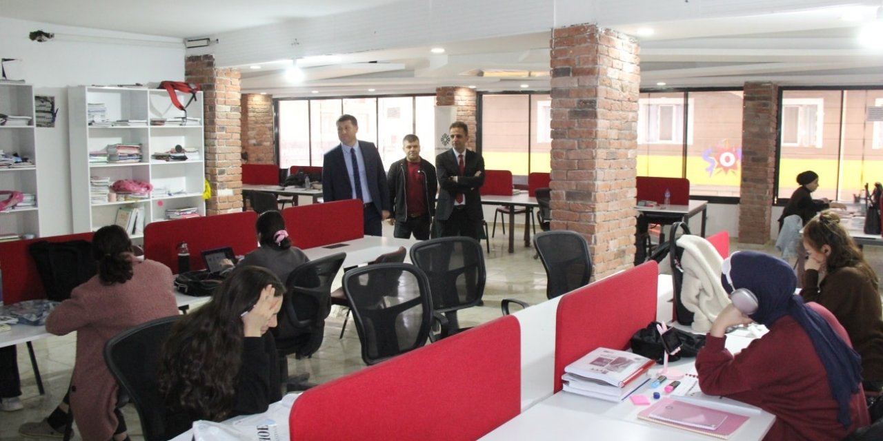 Cizre Milli Eğitim Müdürü, büyük hedeflerin olduğu sessiz ortam olan çalışma salonlarını gezdi