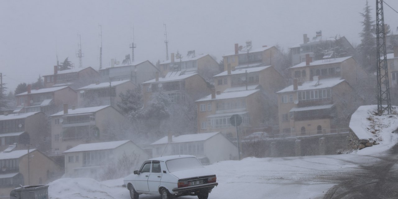 4 bin yıllık tarihi Harput beyaza büründü