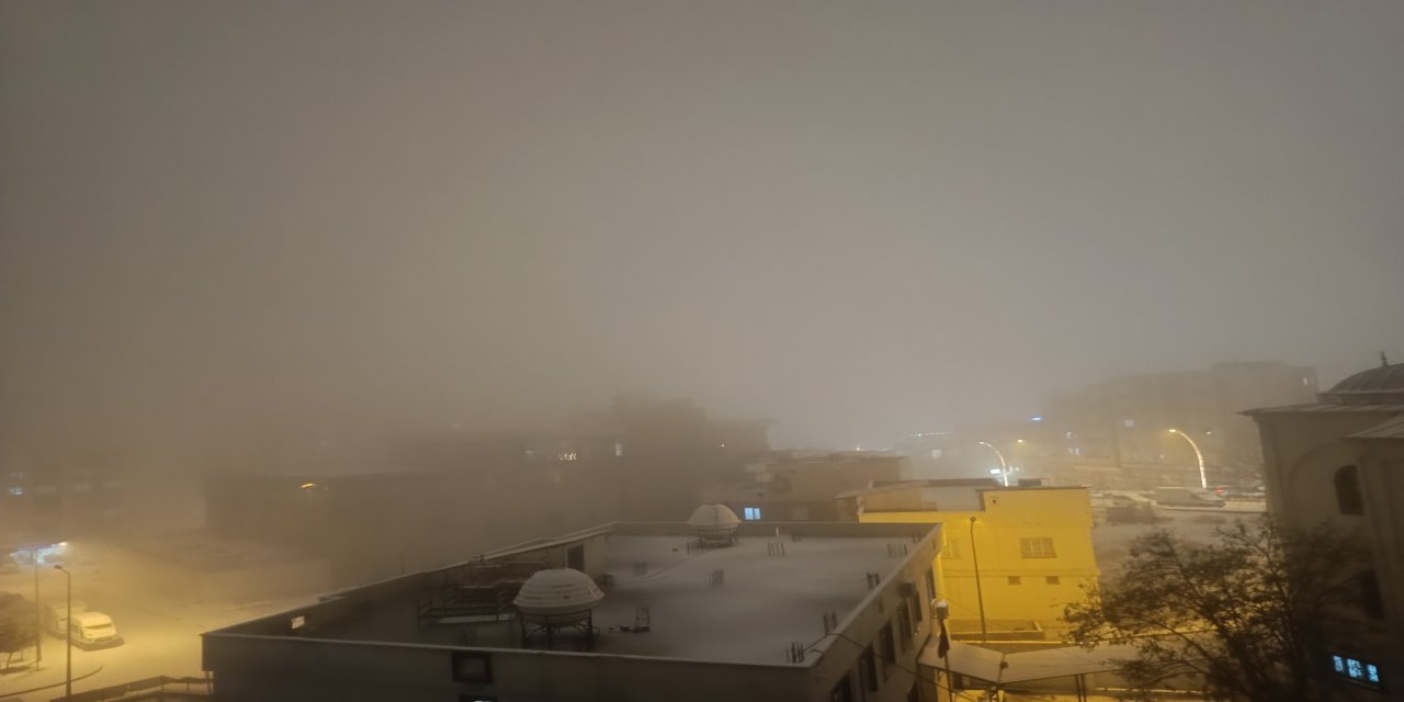 Şırnak’ta Kar ve Dolu Etkisini Artırdı: Şehir Beyaza Büründü