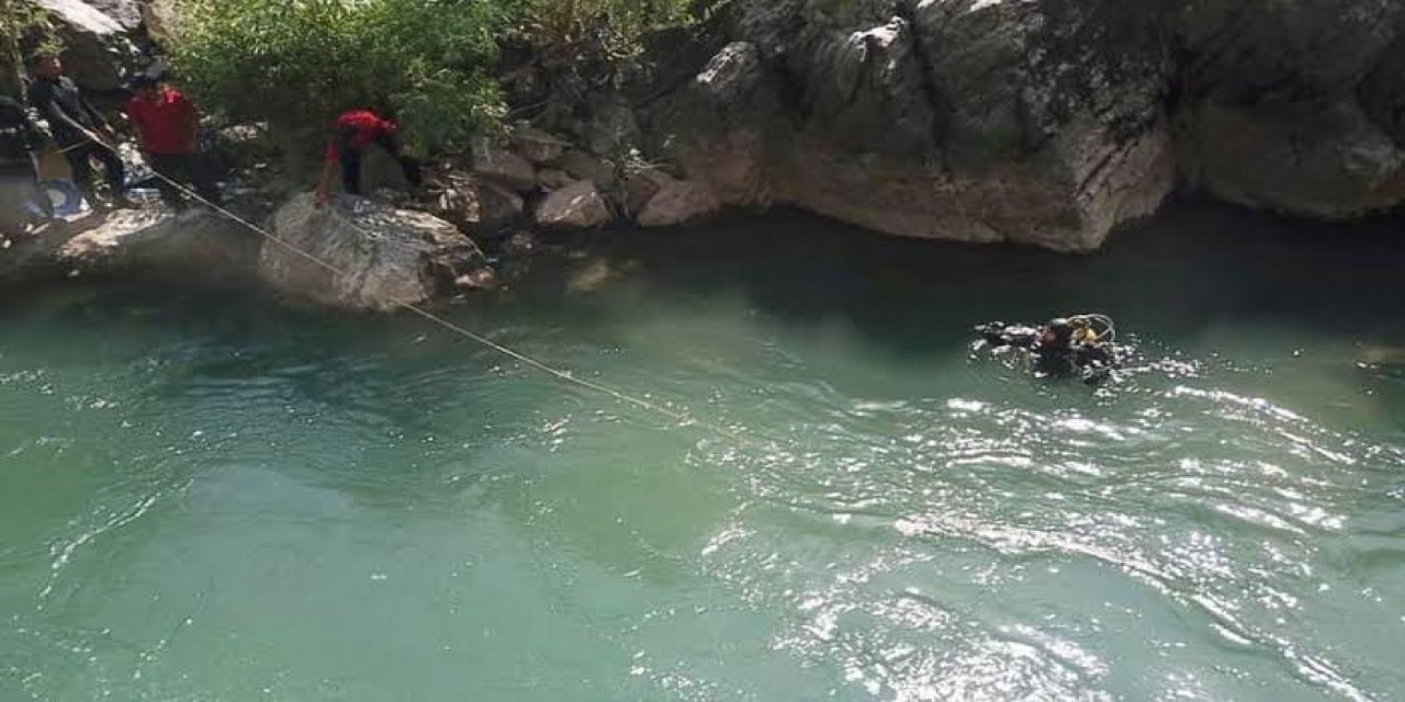 Şırnak’ın Beytüşşebap İlçesinde Kaza: Araç Habur Çayı’na Uçtu