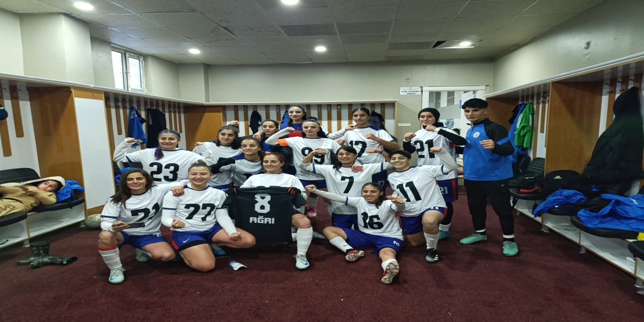 Ağrı’nın "Kar Çiçekleri" Engel Tanımadı: Dondurucu Soğukta 4-1’lik Zafer!