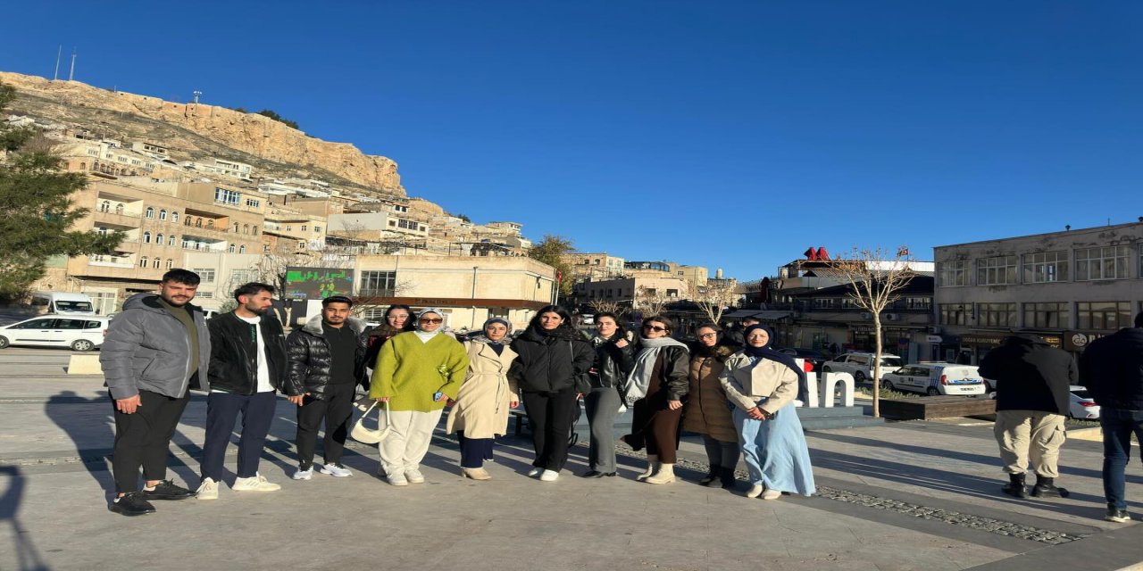 TÜGVA'dan Silopi MYO Öğrencilerine Kültürel Jest