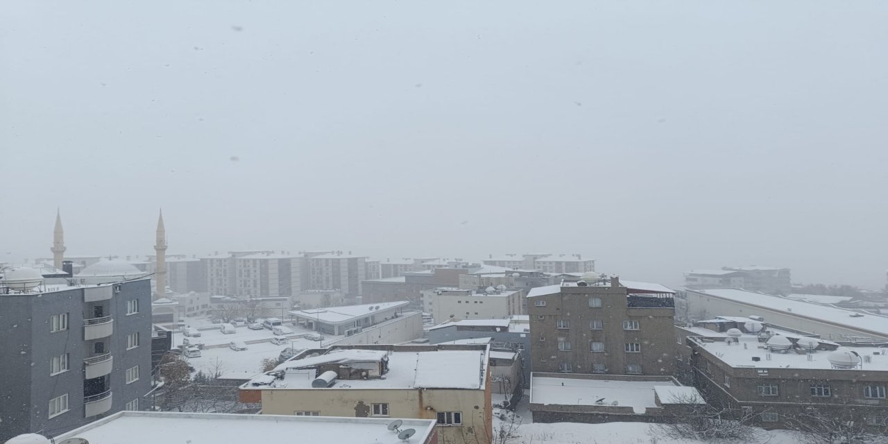 Şırnak’ta Öğrencilerin Buzlanmada Düşmesi Sonrası Valilikten Tatil Kararı