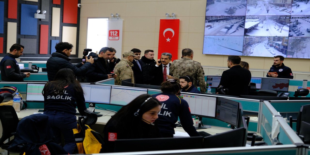 Şırnak’ta Kar Seferberliği: Vali Birol Ekici Kriz Masasının Başına Geçti!