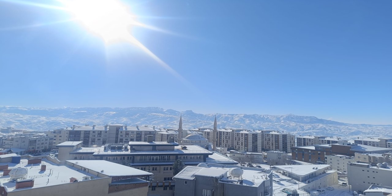 Şırnak’ta Buzlanma Nedeniyle Okullara 1 Gün Ara