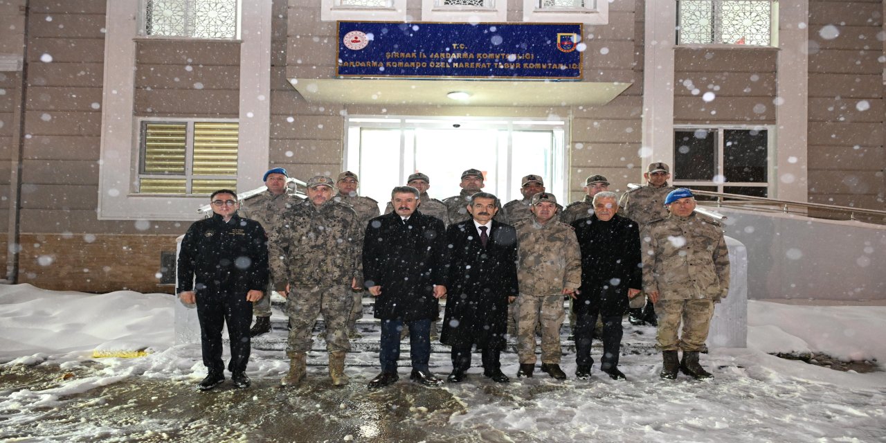 Vali Ekici'den Cephede ve Sahada Yeni Yıl Selamı: "Şırnak Size Minnettar!"