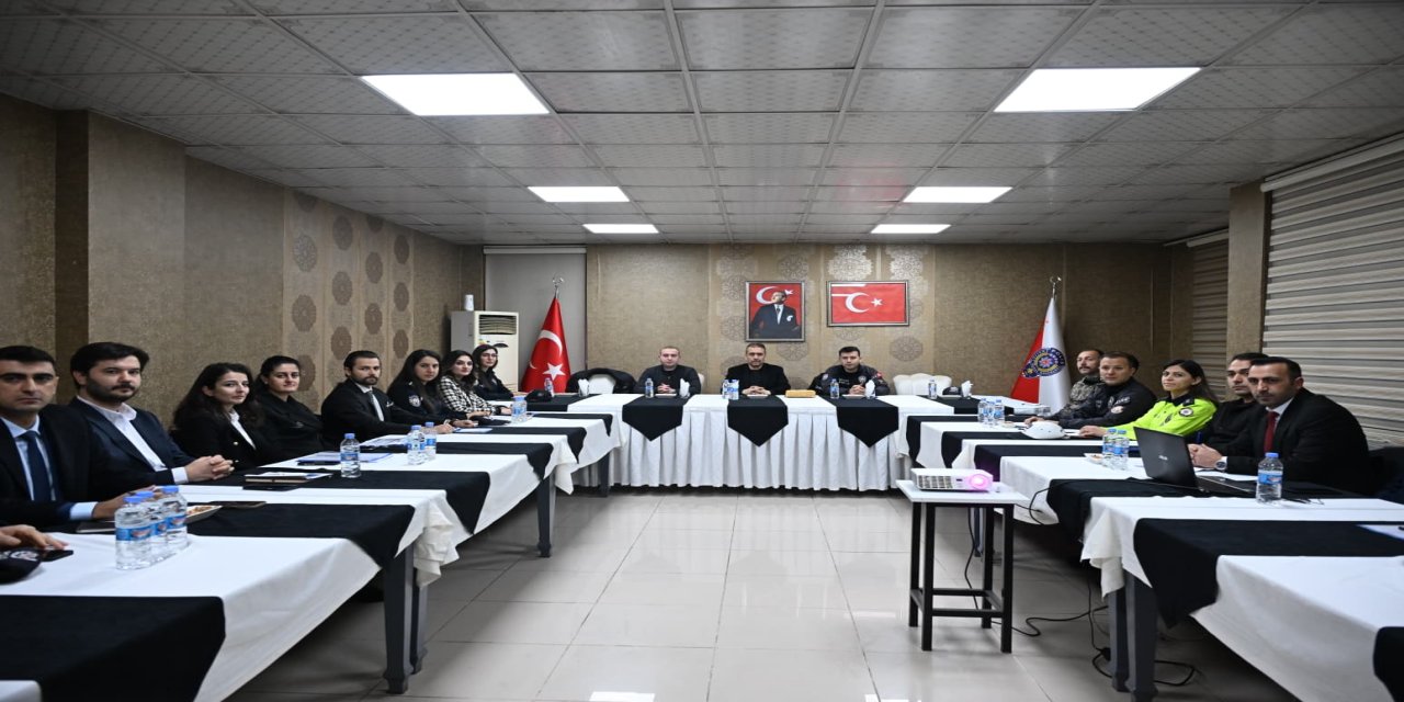 Şırnak Emniyet Müdürü Volkan Sazak'tan Silopi'de Yılın İlk Güvenlik Zirvesi