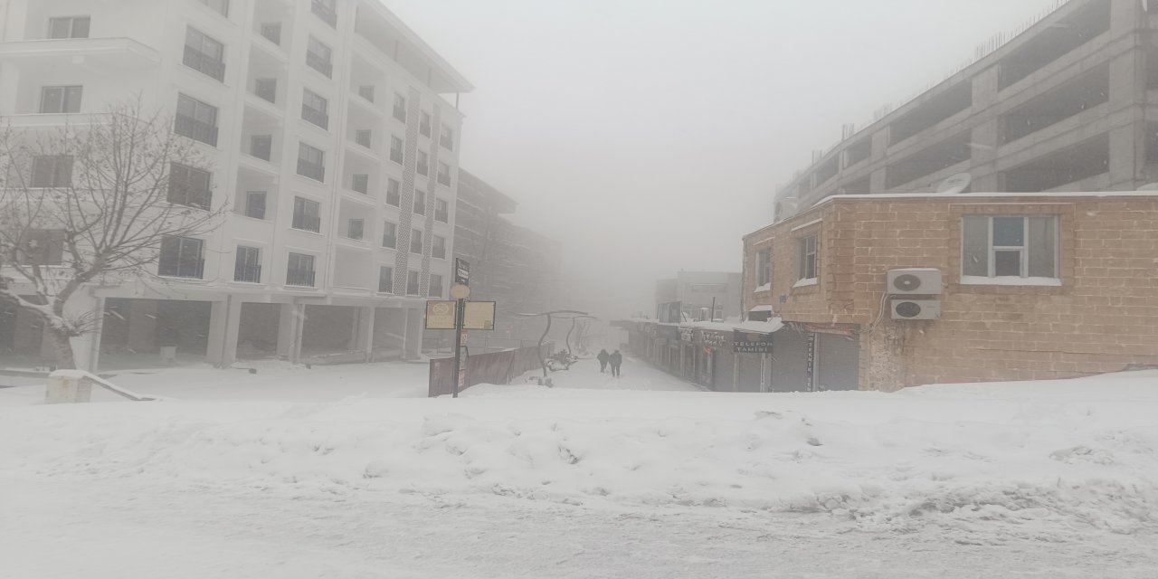 Şırnak’ta Kar Sevinci: Vatandaşlar Yağışı Bereket Olarak Görüyor