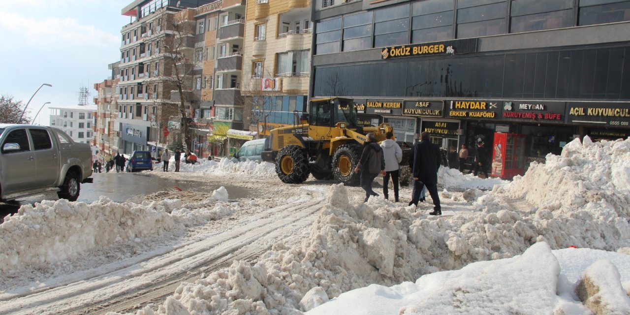Şırnak beyaza teslim oldu, devlet sahada gücünü gösterdi