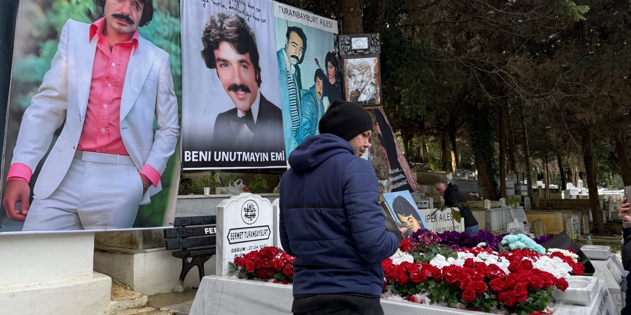 Ferdi Tayfur vefatının 1. yıl dönümünde mezarı başında anıldı