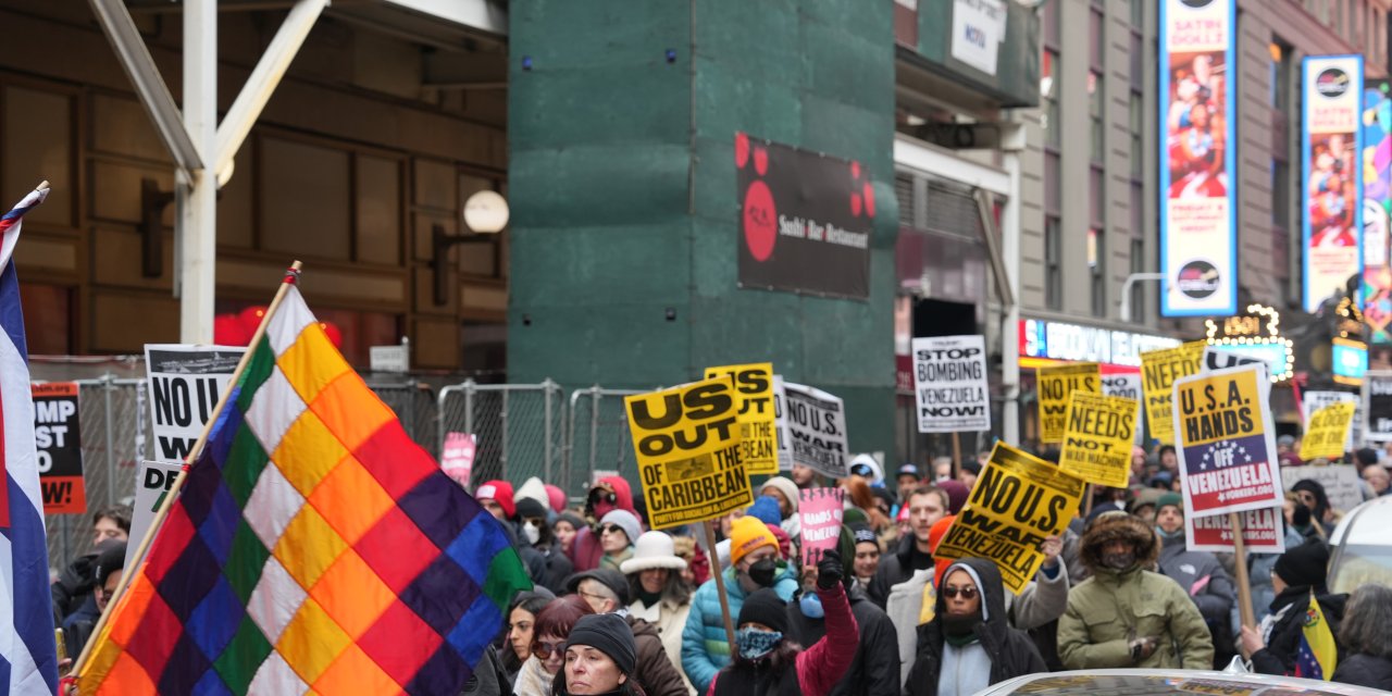 New York'ta binlerce kişi Venezuela için yürüdü