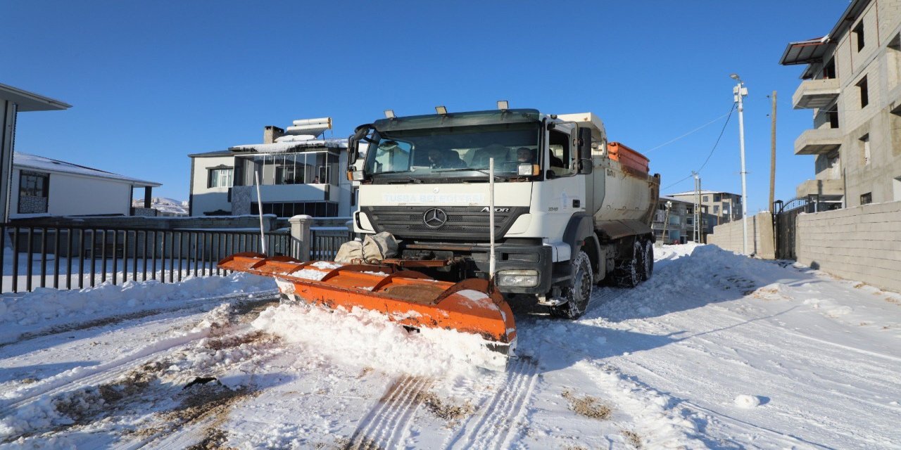 Van’da Karla Mücadele: 625 Yolun 469’u Ulaşıma Açıldı