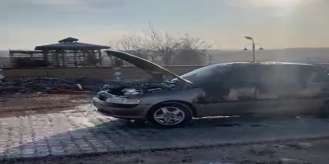 Gaziantep'te park halindeki araç kundaklandı