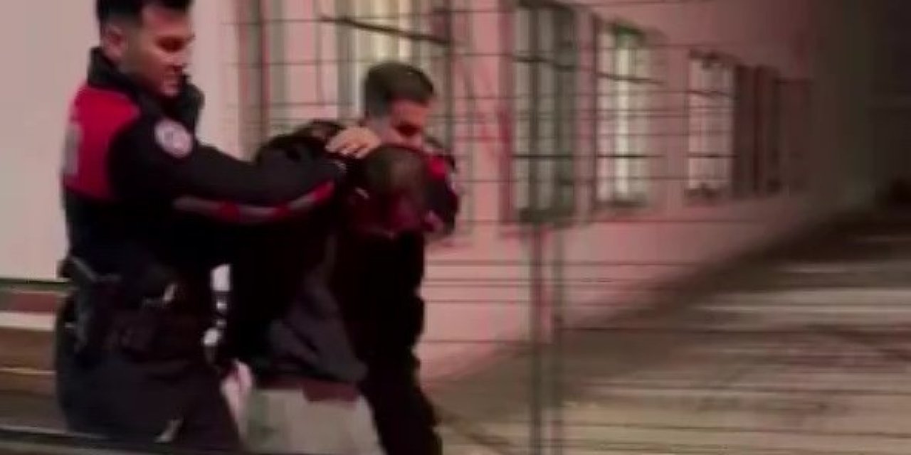 Tartıştığı arkadaşını tabancayla vurdu