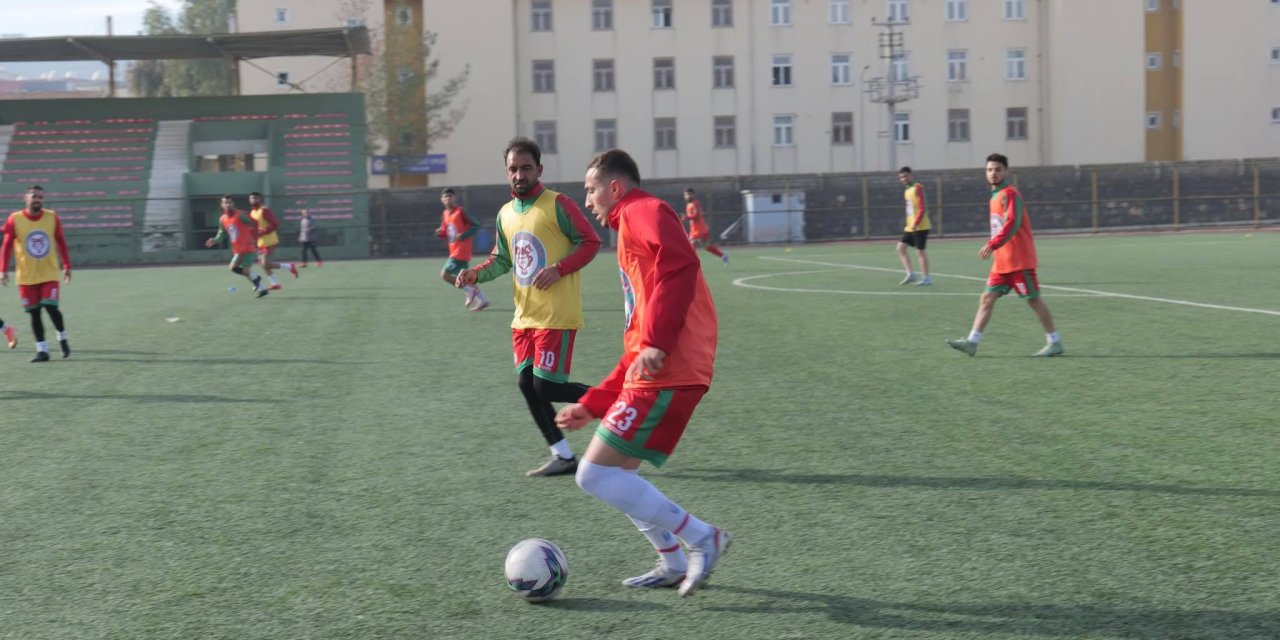 Belediye Eşbaşkanlarından Cizre Belediye Spora Moral ve Destek Ziyareti