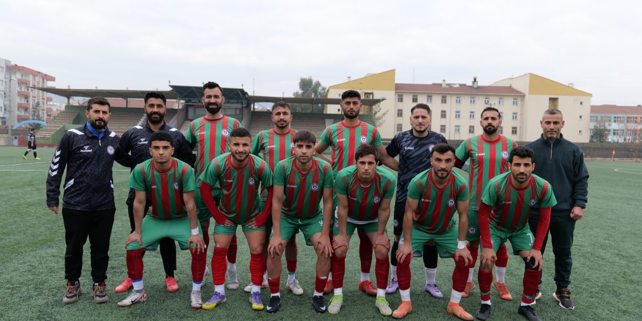 Cizre Belediyesi Şampiyonluğa emin adımlarla koşuyor: Kumçatı engelini 7 golle aştı