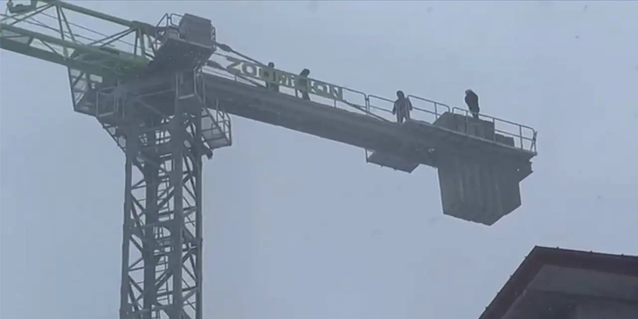 4 Aydır Maaş Alamıyoruz" Diyerek Canlarına Kastettiler! Şantiyede İsyana Dönüşen Eylem