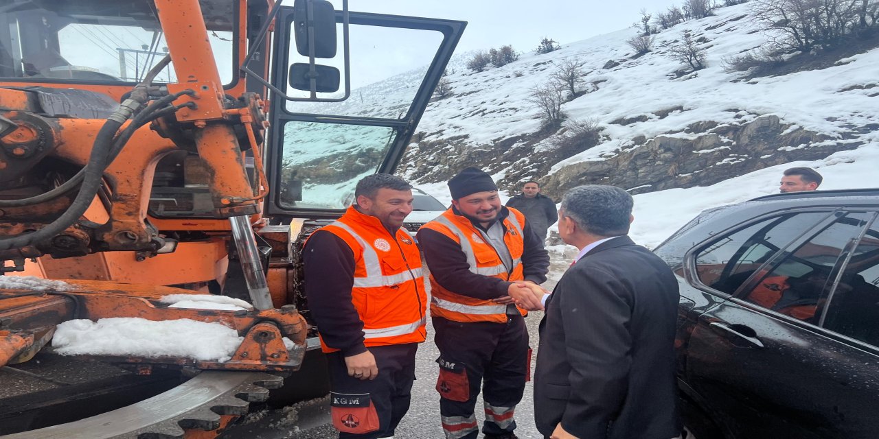 Vali Ekici’den Kar Kahramanlarına Anlamlı Ziyaret: "Özveriyle Çalışıyorlar"