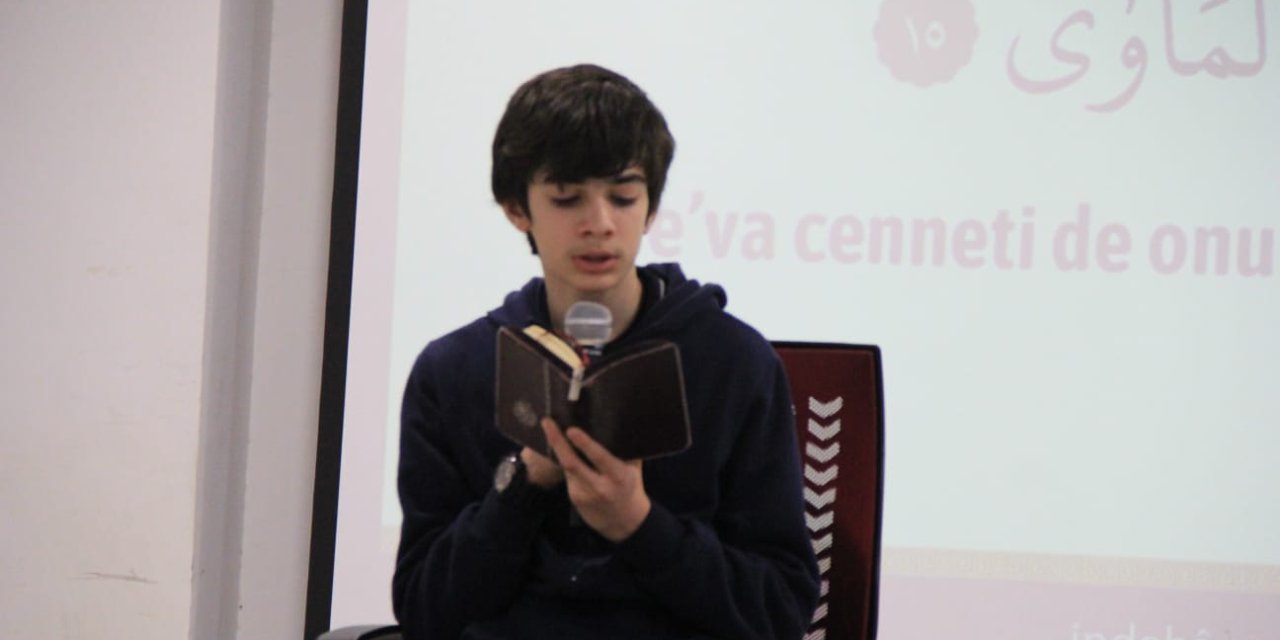 Kırk Hadis-i Şerif Ezberleme Yarışması dereceye girenler ödüllendirildi