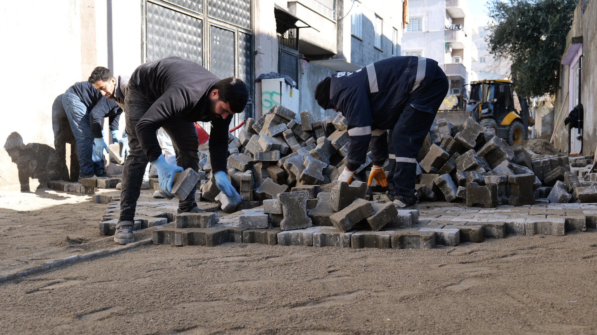 Cizre’de Fen İşleri Ekipleri Ulaşım Konforu için yol Seferberliği başlattı