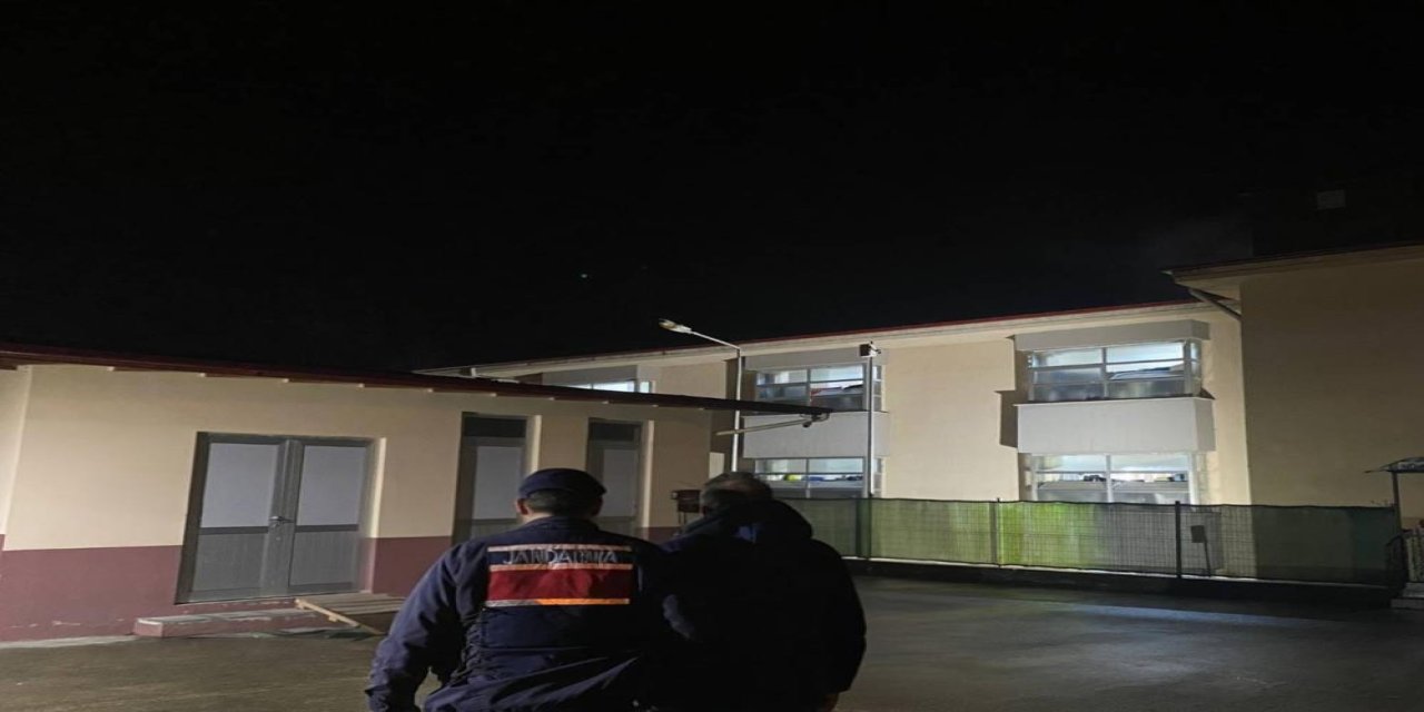 Rize'de 2 ayrı olayda aranan 2 kişi yakalanarak cezaevine gönderildi