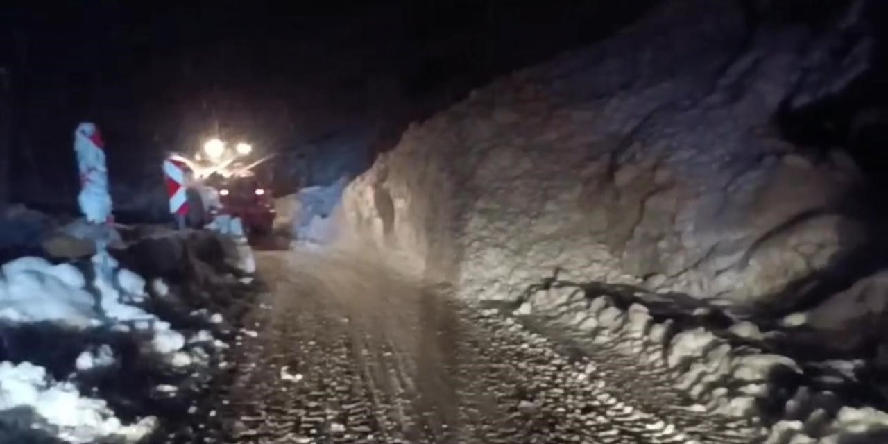 Şırnak-Beytüşşebap Karayoluna Çığ düştü