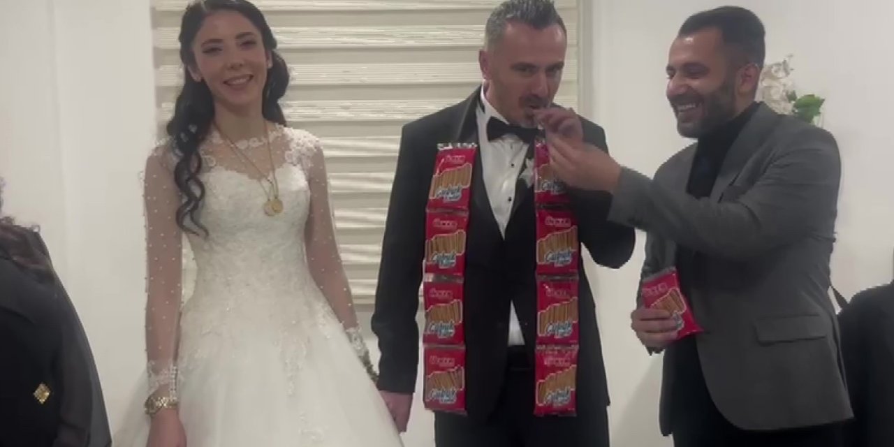 Böyle Düğün görülmedi! Altın yerine Damada Paketlerce Çubuk Kraker taktılar