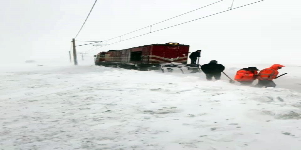 Sivas’ta 800 yerleşim yeriyle araç ulaşımı sağlanamıyor