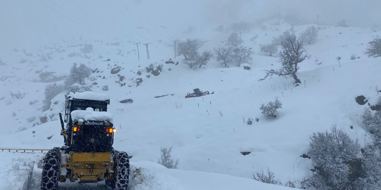 Batman’da ulaşıma kapanan 500’ün üzerindeki yerleşim yeri yolu için çalışmalar sürüyor