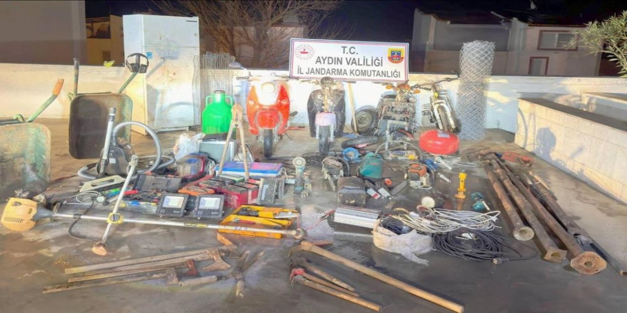 Seli fırsat bildi, 4 evi soydu, jandarmadan kaçamadı