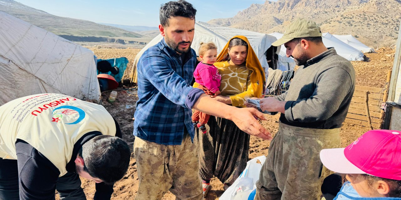 Şırnak’ta Göçerlere Anlamlı Ziyaret: Yaz Kış Çadırda Yaşayanlar Unutulmadı