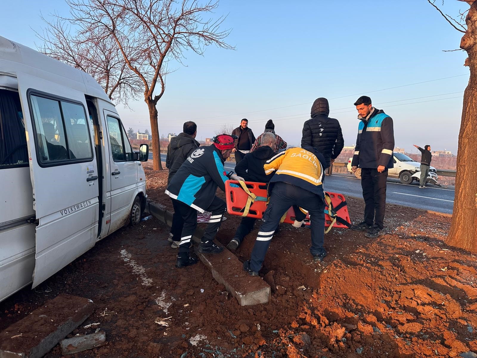 Şanlıurfa'da işçi servisi kaza yaptı 7 işçi yaralandı