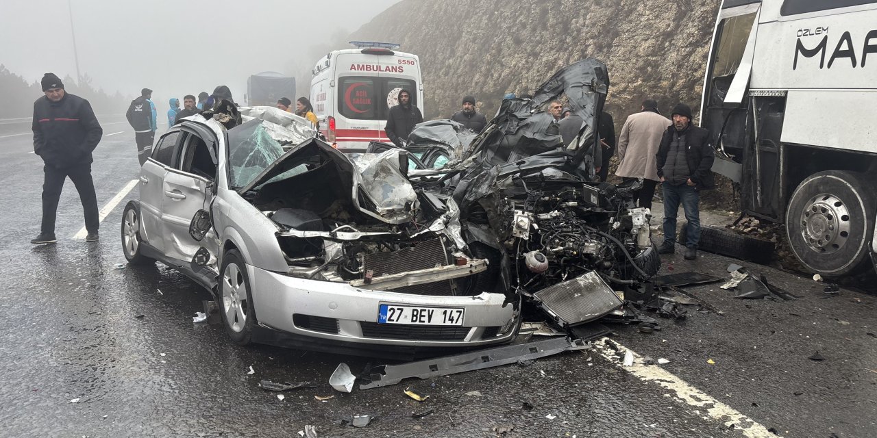 Gaziantep'te zincirleme kazada ortalık savaş alanına döndü 2 ölü, 11 yaralı