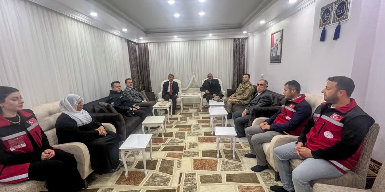 Şırnak Valisi Birol Ekici’den Şehit Ailesine Ziyaret