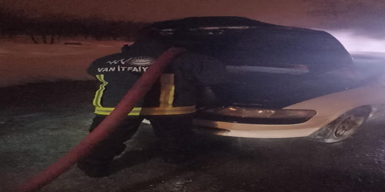 Seyir halindeki otomobilde yangın