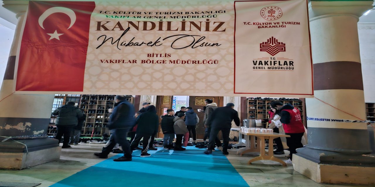 Berat Kandili Gecesi Şırnak Ulu Cami’de Dikkat Çeken İkram