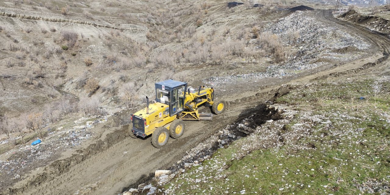 Şenoba Belediyesi'nden hummalı yol çalışması: Topraklı yollar temizleniyor