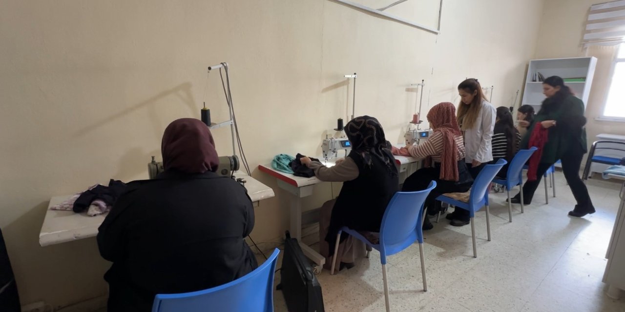 Yüksekovalı kadınlar hem meslek öğreniyor hem geleceğe hazırlanıyor