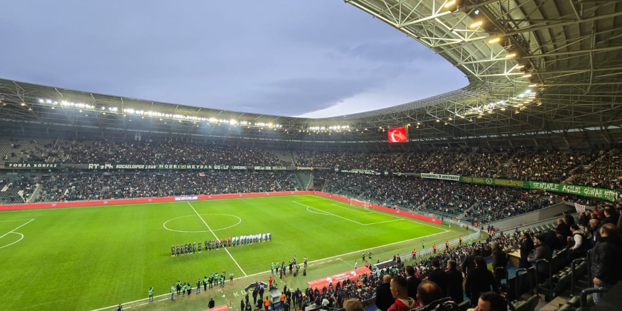 Kocaelispor - Beşiktaş maçında feci olay: 20  yaşındaki genç Türbinden düşüp öldü