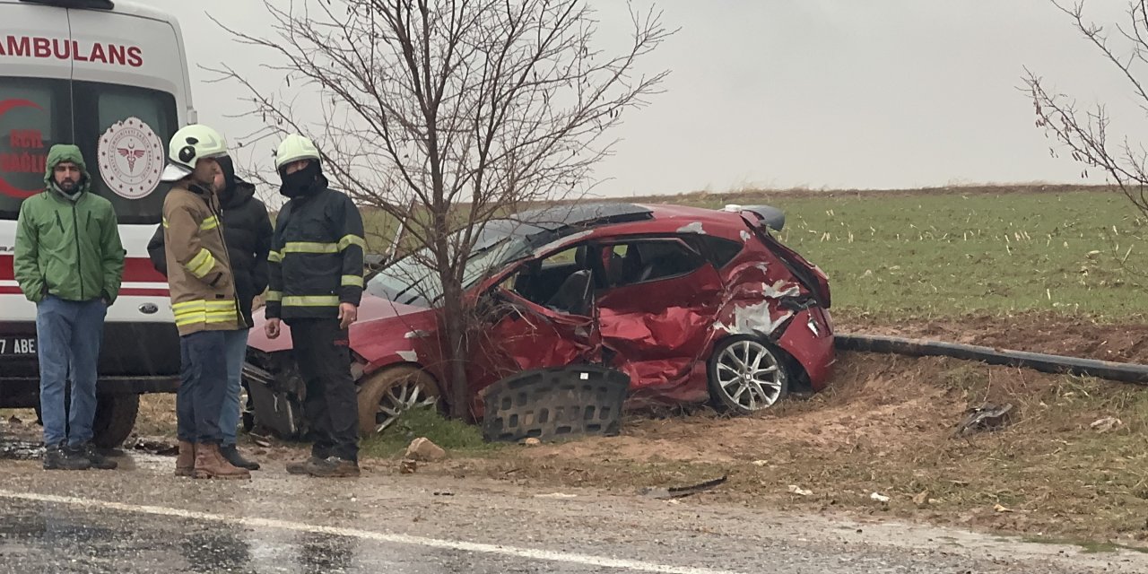 Mardin'de tır ile otomobil çarpıştı: 1 ölü, 4 yaralı