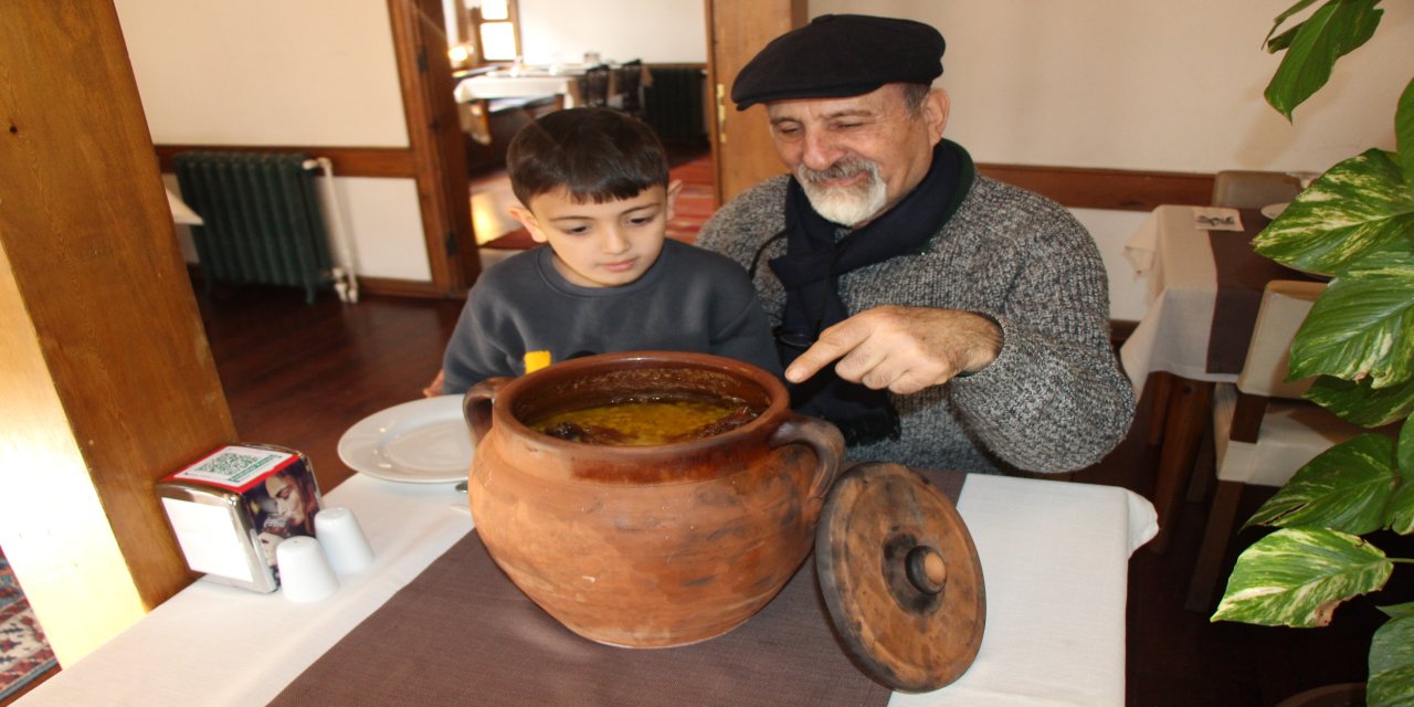 2 Bin 500 Yıllık Sır Çömlekten Çıktı! Saray Mutfağının "Kutsal" Lezzeti Yeniden Canlanıyor