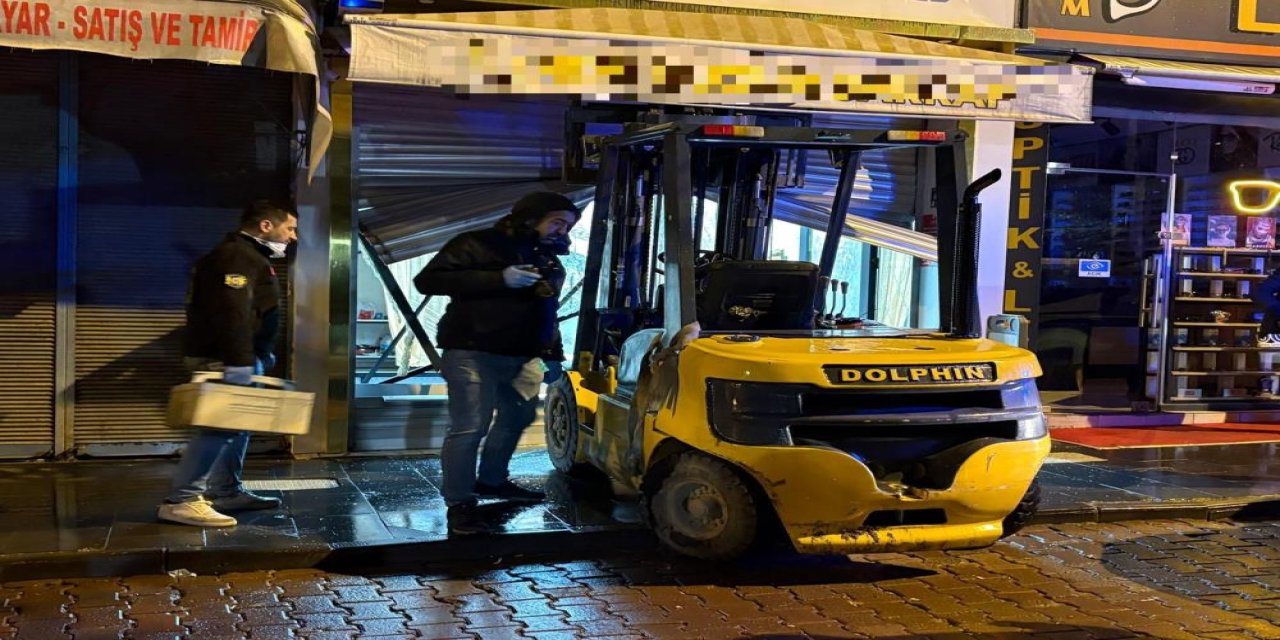 Kuyumcuda forkliftli hırsızlık